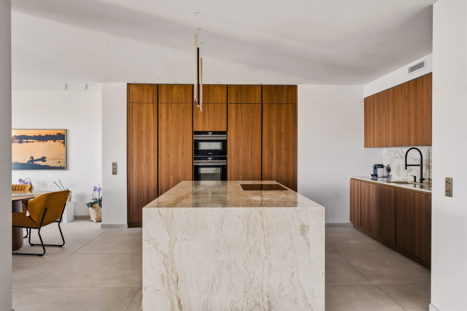 Photographie valorisant les équipements et l’atmosphère du logement